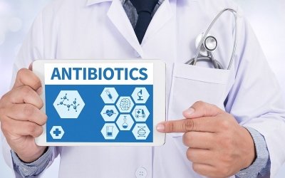 Ретробульбарный неврит: прием антибиотиков и противовирусных препаратов