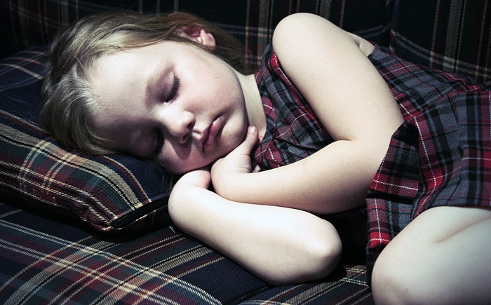почему нельзя фотографировать спящих детей