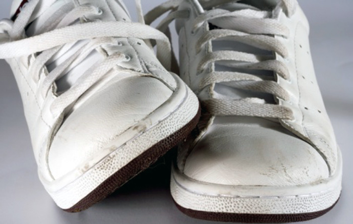отмыть белые кросовки